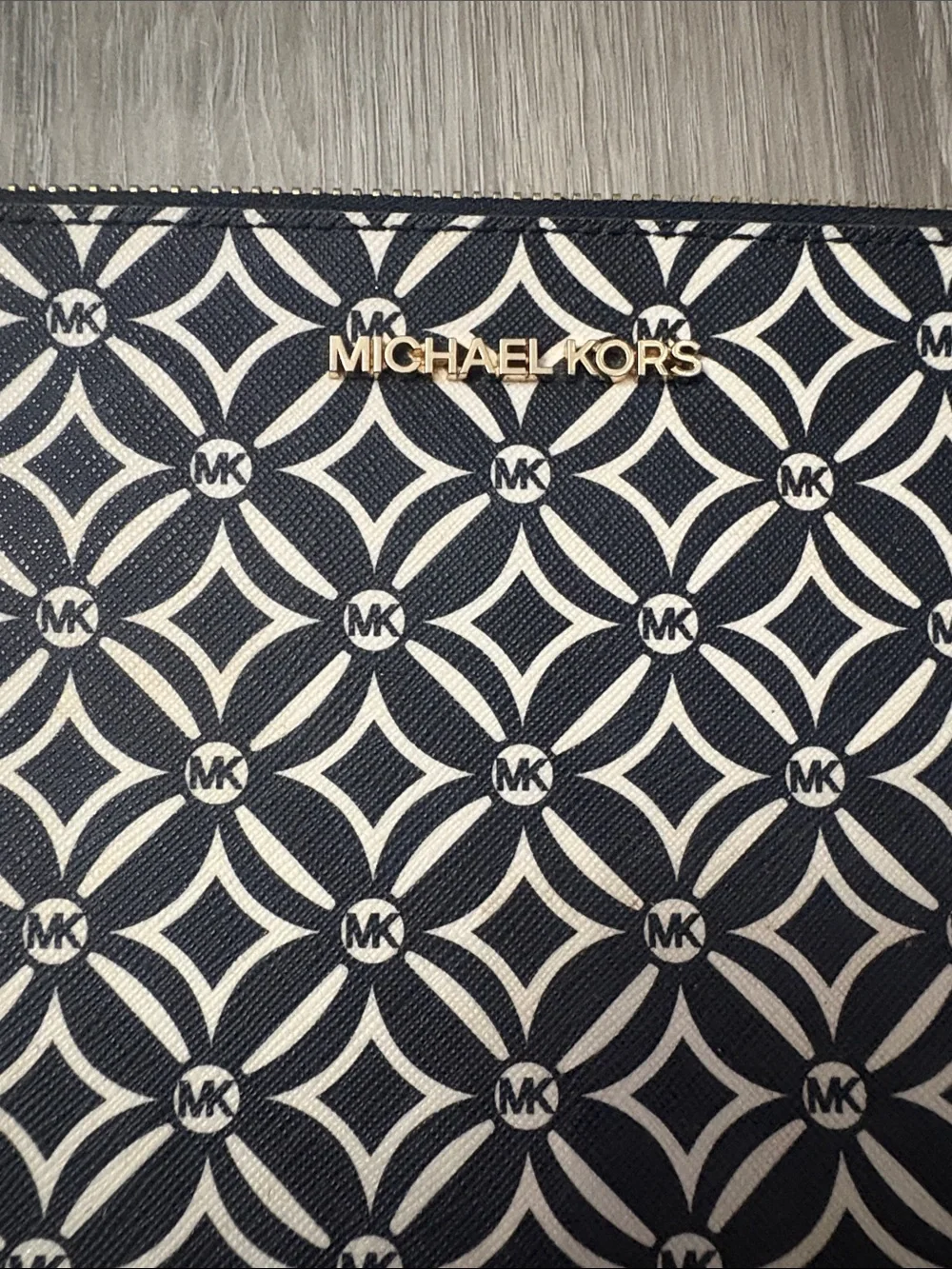 MICHAEL Michael Kors Black & Cream Geometric Wristlet Clutch